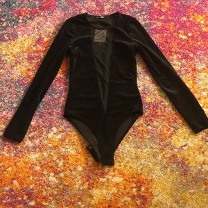 FASHION NOVA BLACK VELVET & SHEER VCUT BODYSUIT